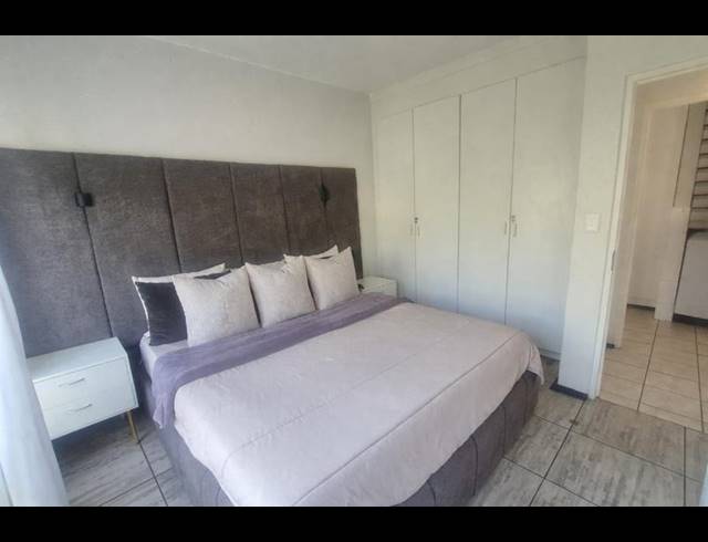 1 BEDROOM PROPERTY TO RENT IN MONTGOMERY PARK